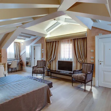 Moresco Hotel 4*